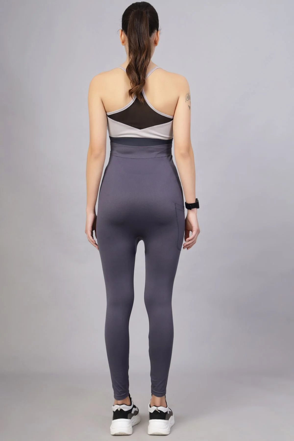 Seamless Adaptable Bump Support Grey Maternity Leggings - Image 9